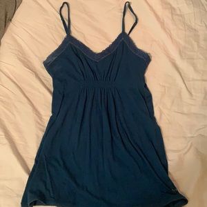 Junior Girl’s XS V-Neck Tank Top